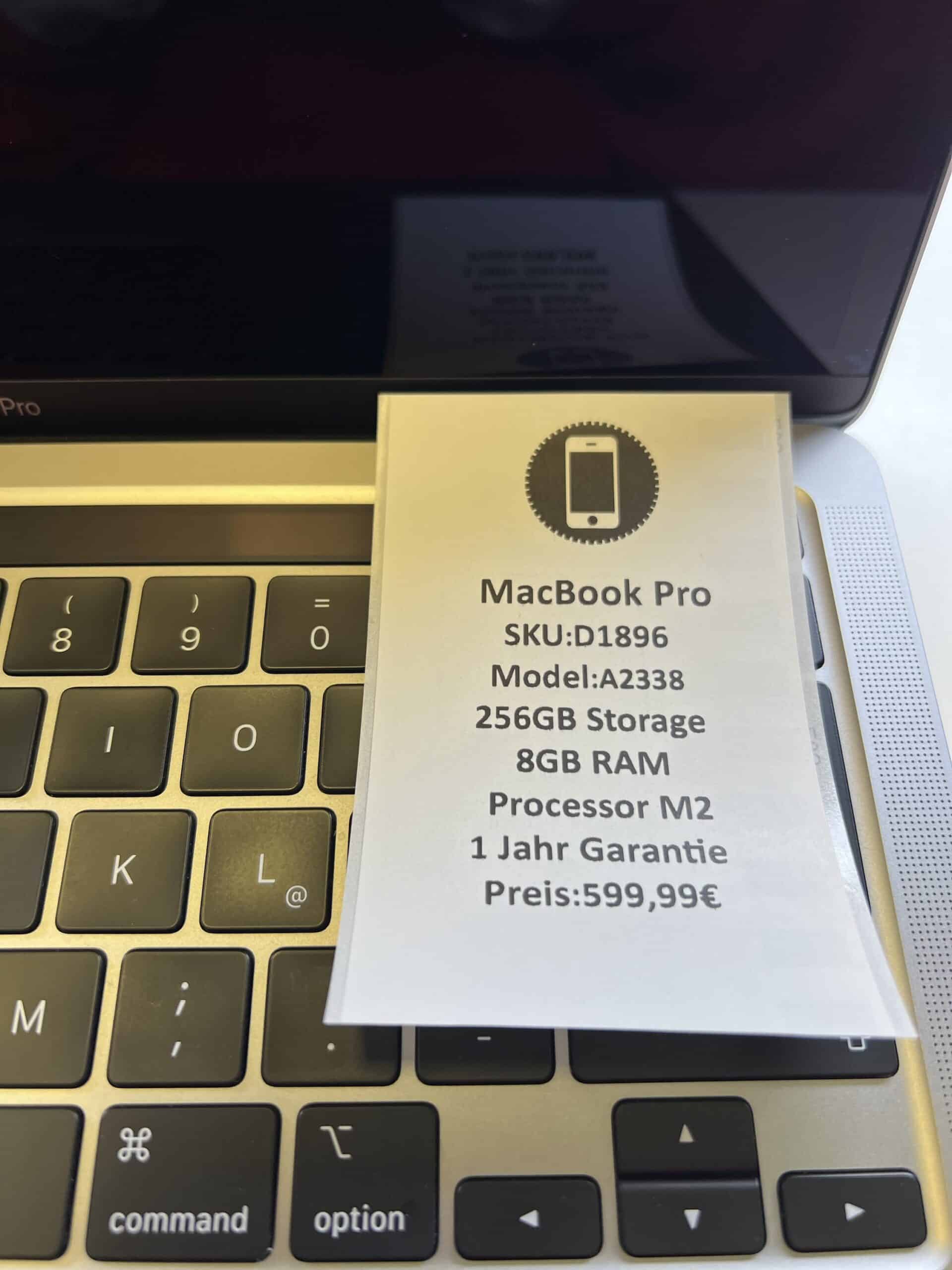 MacBook Pro M2