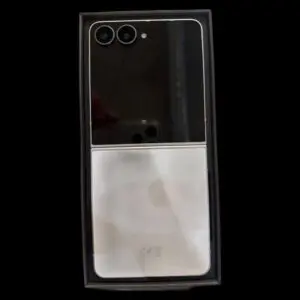 Galaxy Flip 8