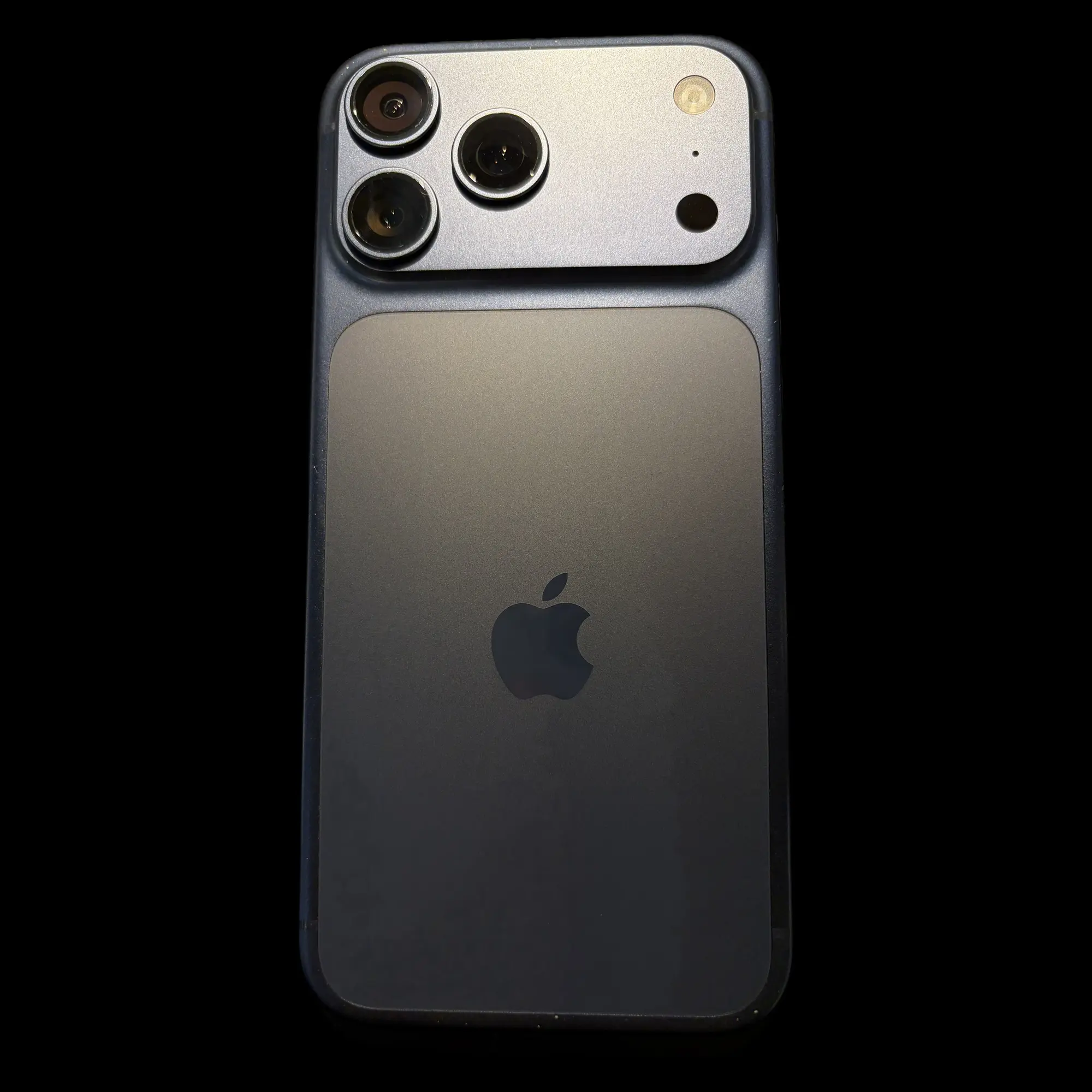 Apple iPhone 17 Pro Max DBLUE